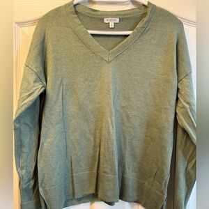 Reitmans V-Neck Light Sweater